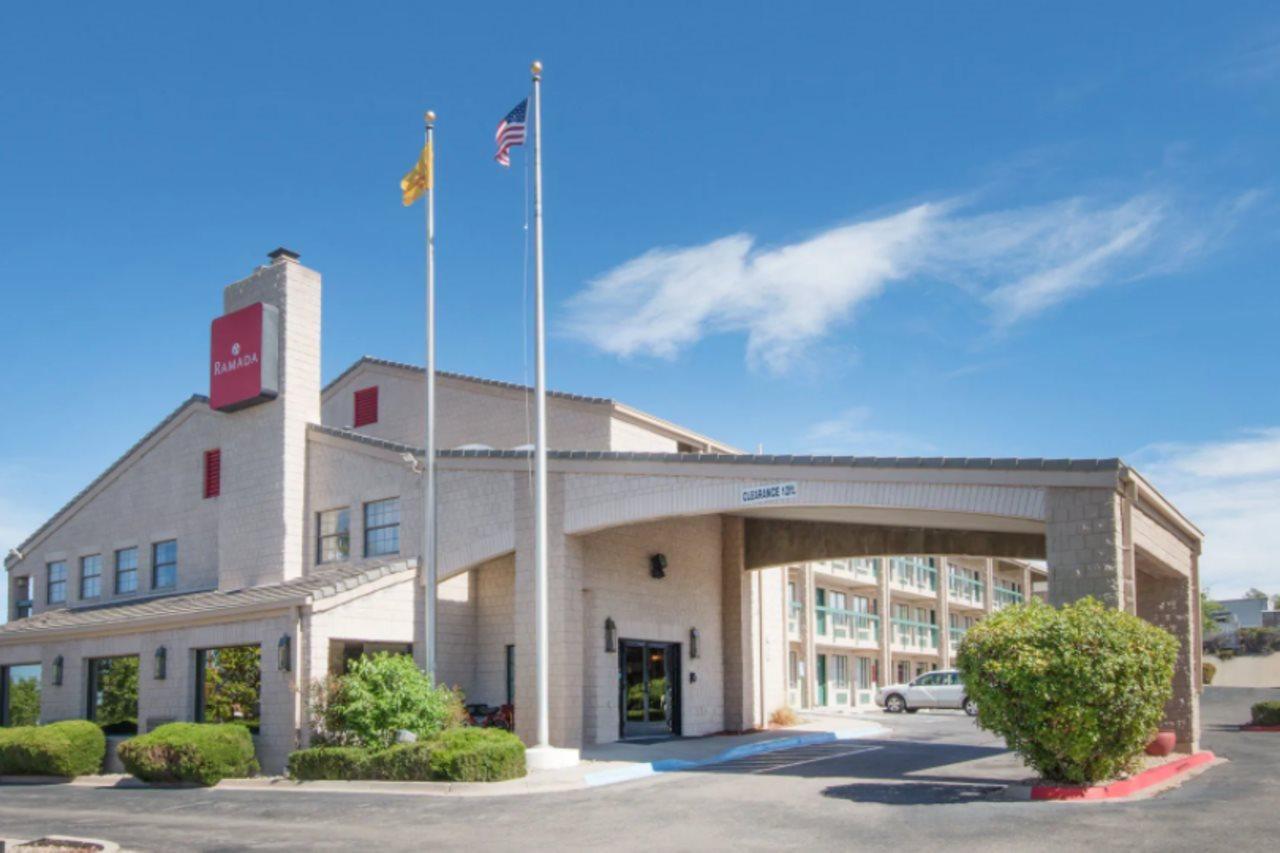 Ramada By Wyndham Albuquerque Airport Hotel Exterior photo
