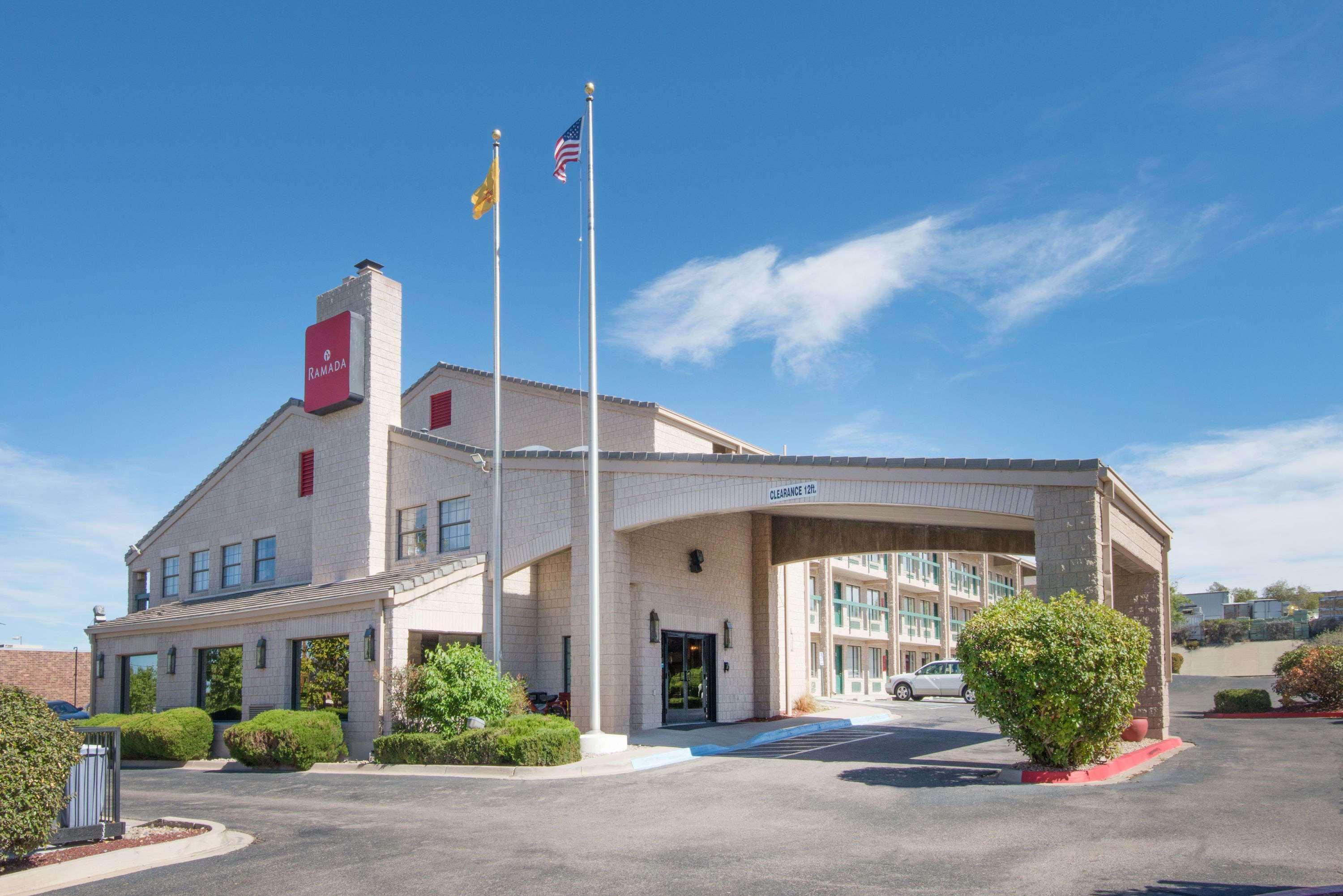 Ramada By Wyndham Albuquerque Airport Hotel Exterior photo