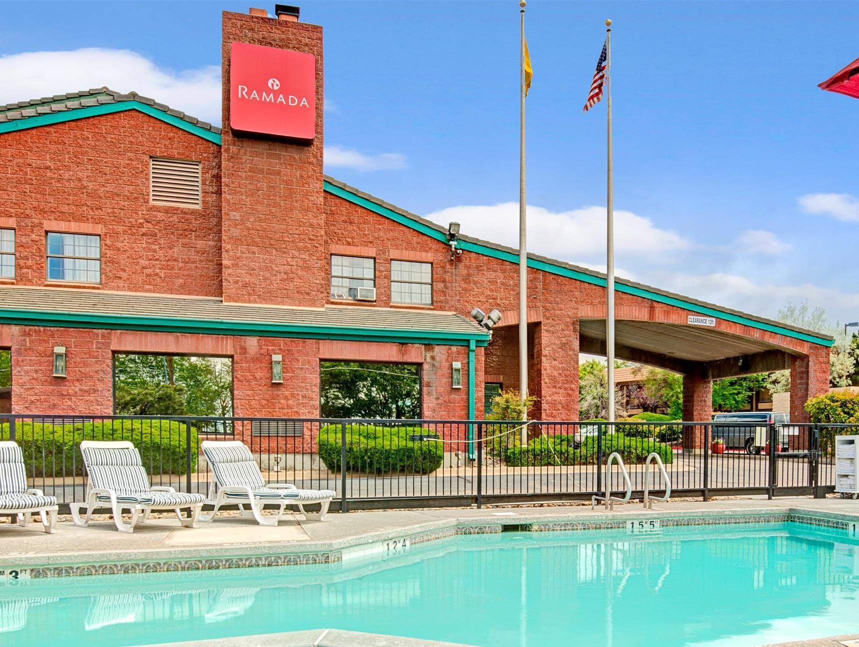 Ramada By Wyndham Albuquerque Airport Hotel Exterior photo