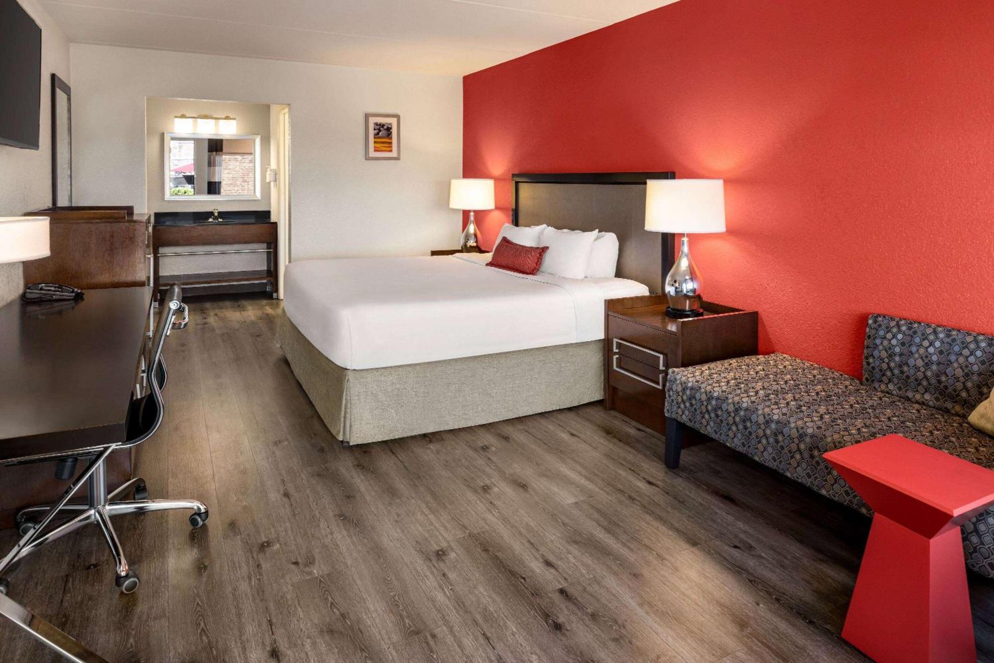 Ramada By Wyndham Albuquerque Airport Hotel Exterior photo
