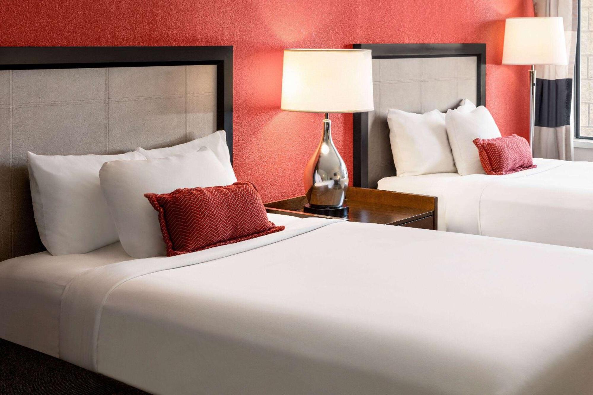 Ramada By Wyndham Albuquerque Airport Hotel Exterior photo