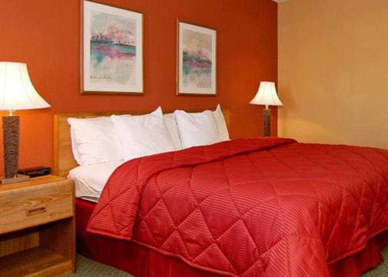 Ramada By Wyndham Albuquerque Airport Hotel Room photo