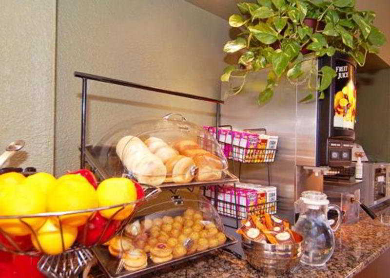 Ramada By Wyndham Albuquerque Airport Hotel Restaurant photo