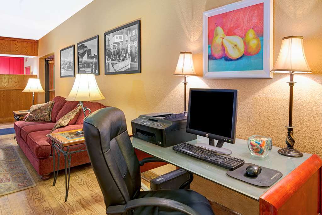 Ramada By Wyndham Albuquerque Airport Hotel Facilities photo