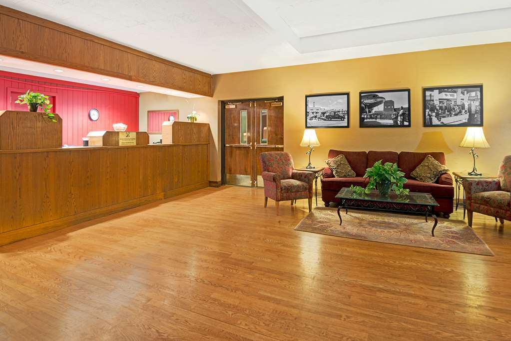 Ramada By Wyndham Albuquerque Airport Hotel Interior photo