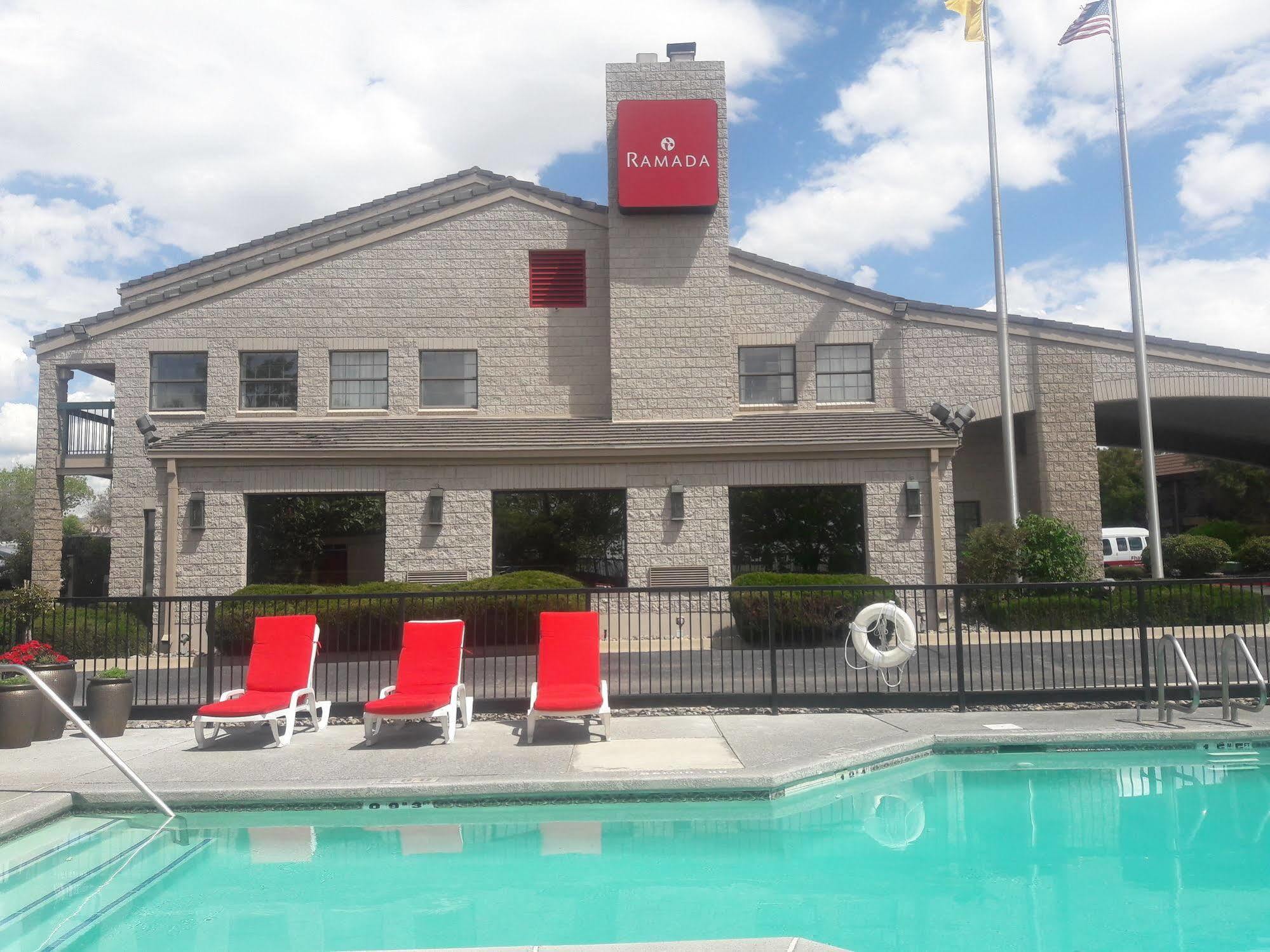 Ramada By Wyndham Albuquerque Airport Hotel Exterior photo