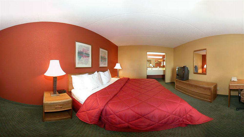 Ramada By Wyndham Albuquerque Airport Hotel Exterior photo